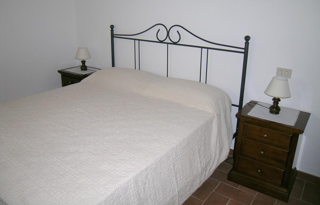 Agriturismo Podere Ossaia Cortona Kamer foto