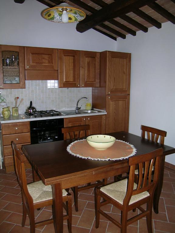 Agriturismo Podere Ossaia Cortona Kamer foto