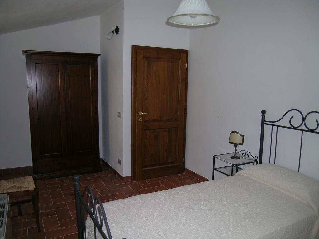 Agriturismo Podere Ossaia Cortona Kamer foto
