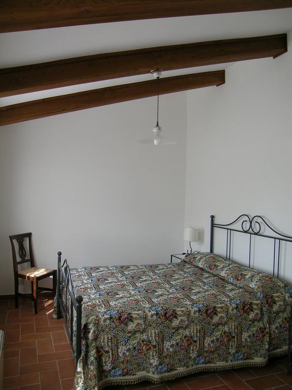 Agriturismo Podere Ossaia Cortona Kamer foto